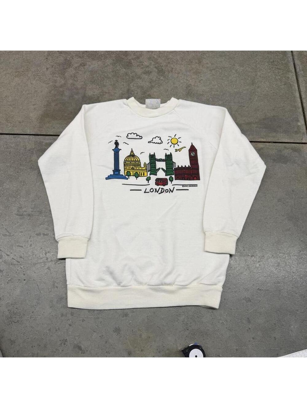 vintage london destination spell out white crewneck size large